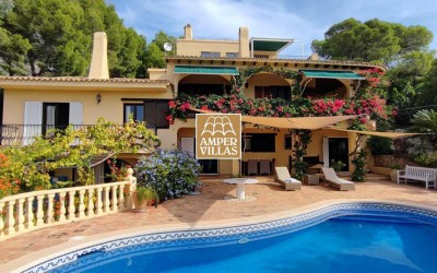 Magnificent villa with beautiful views and privacy in Sierra Altea Golf.